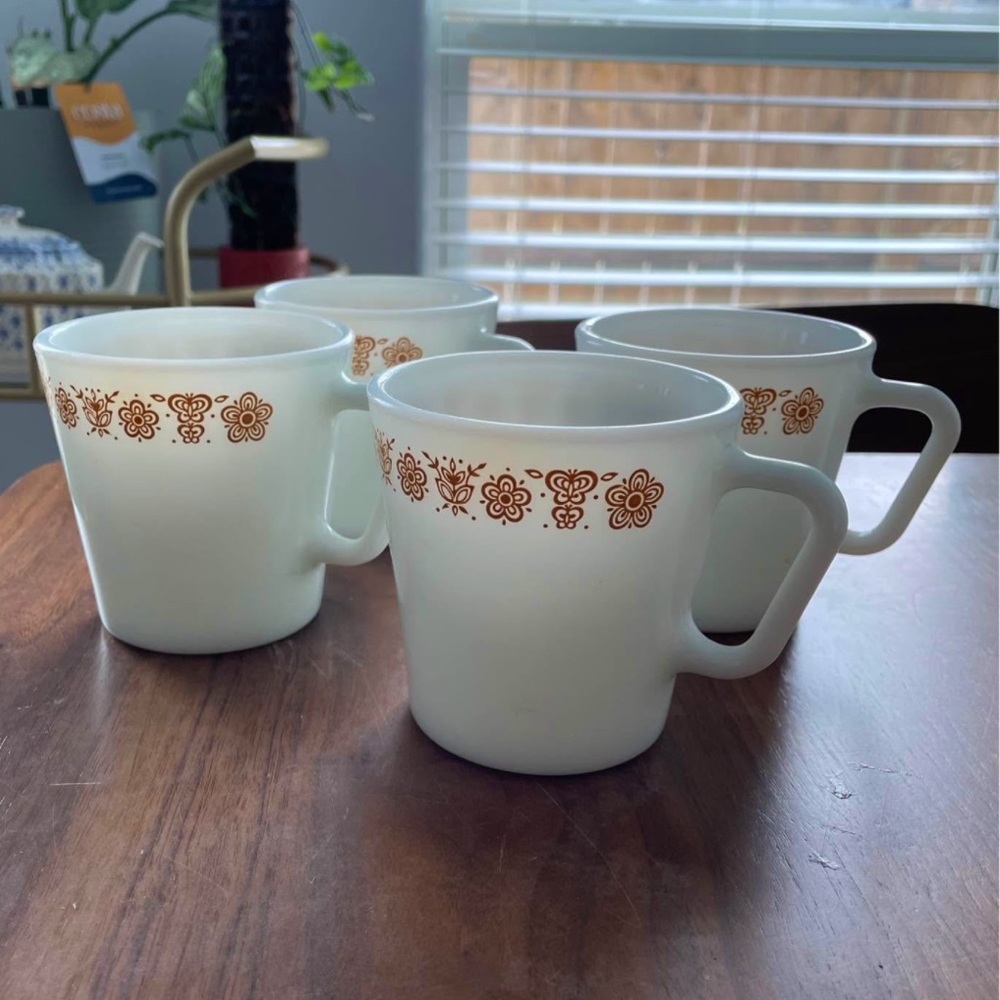 Set of 4 Vintage Pyrex Butterfly 🦋 Gold Mugs